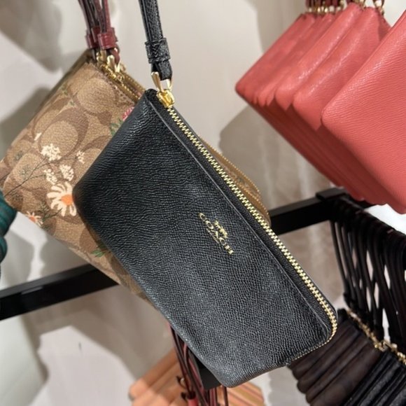 Coach Corner Zip Wristlet Black Leather - Picture 15 of 16